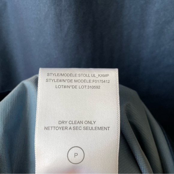 Theory Navy Blue Rain Jacket - size L - Picture 2 of 12